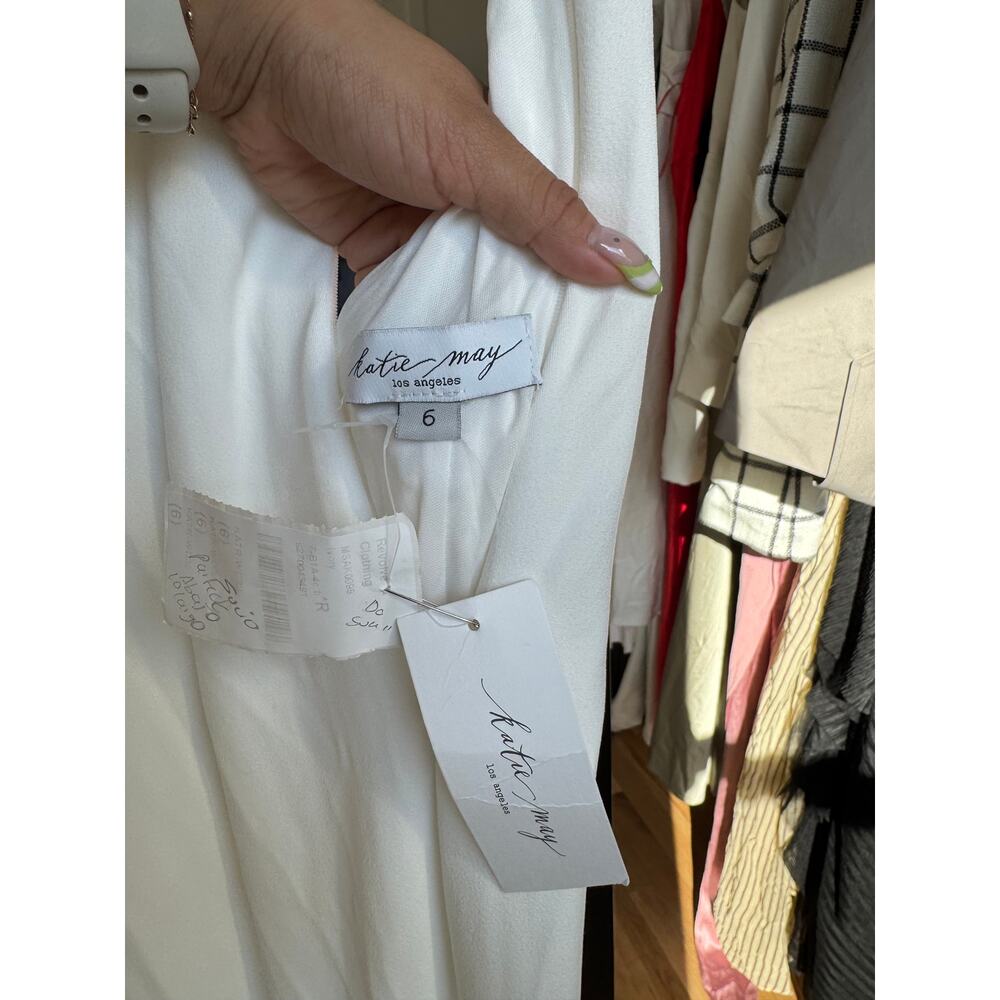 Katie May Bambi Gown in Ivory - Picture 9 of 9